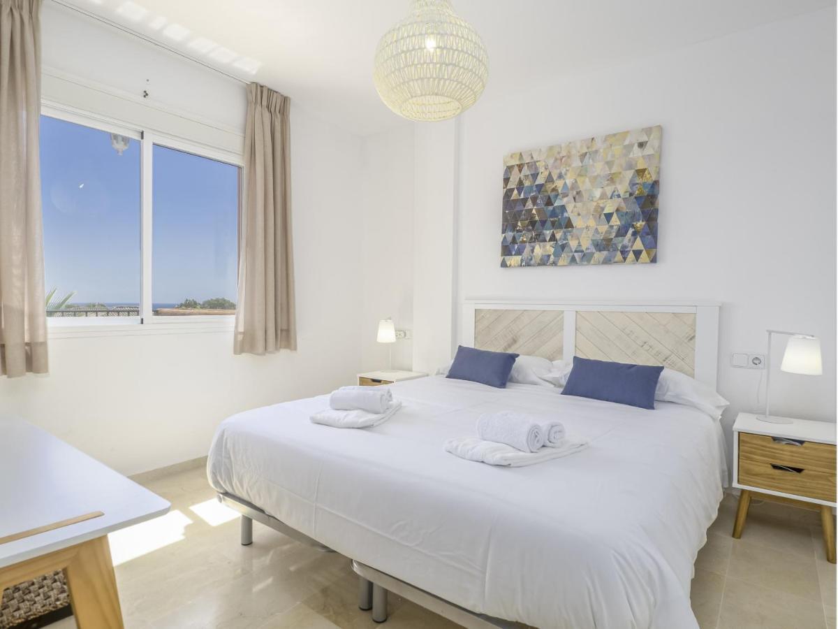 2308- 2Bedrooms Apt With Stunning Sea View-Terrace Манилва Экстерьер фото