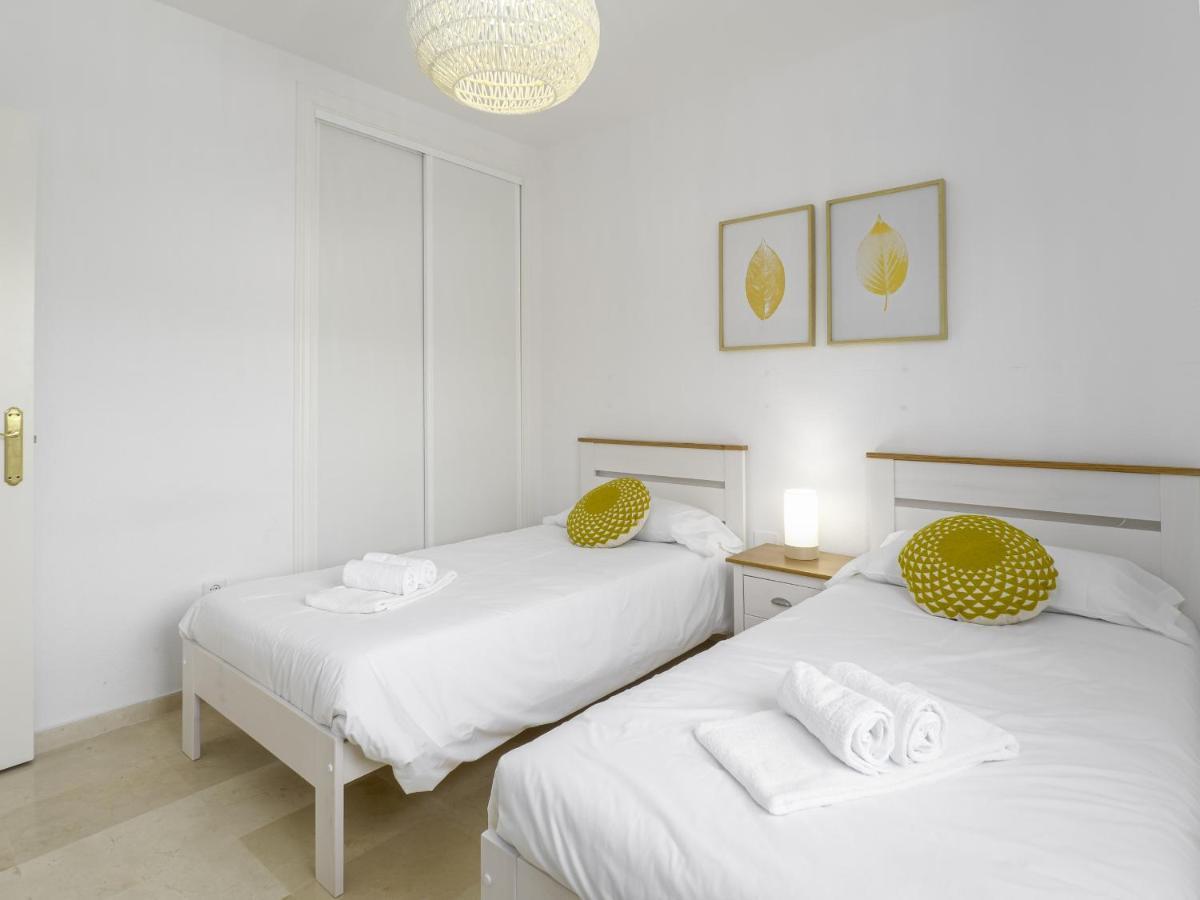 2308- 2Bedrooms Apt With Stunning Sea View-Terrace Манилва Экстерьер фото